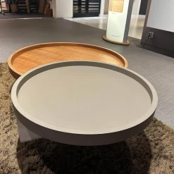 2 Satztisch Platte Nussbaum Natur Lackiert Furniert Und MDF Softlack RAL 7006 Beige Grau Füße Schwarz Lackiert