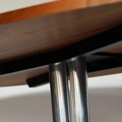 Aliz Massivholztisch Platte Eliptisch Nussbaum Oberfläche Geölt Gestell Aluminium Poliert