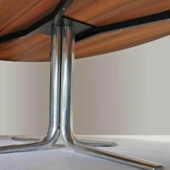 Aliz Massivholztisch Platte Eliptisch Nussbaum Oberfläche Geölt Gestell Aluminium Poliert