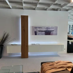 Anbauwand Gentis Lack Weiß Akzent Kernnussbaum Naturstamm Mit Beleuchtung