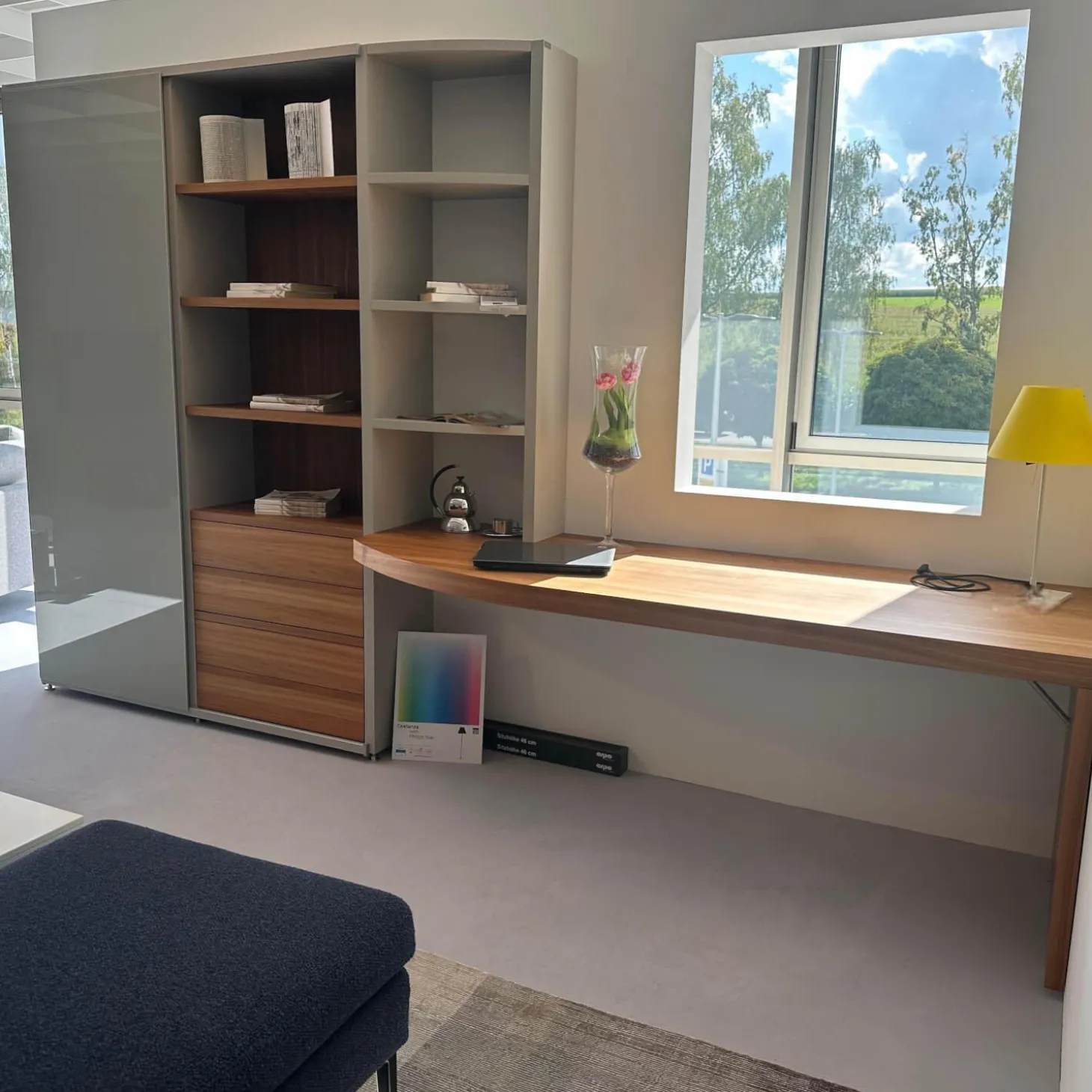 Anbauwand Mega Design Lack Seidengrau Grau Akzent Kernnussbaum