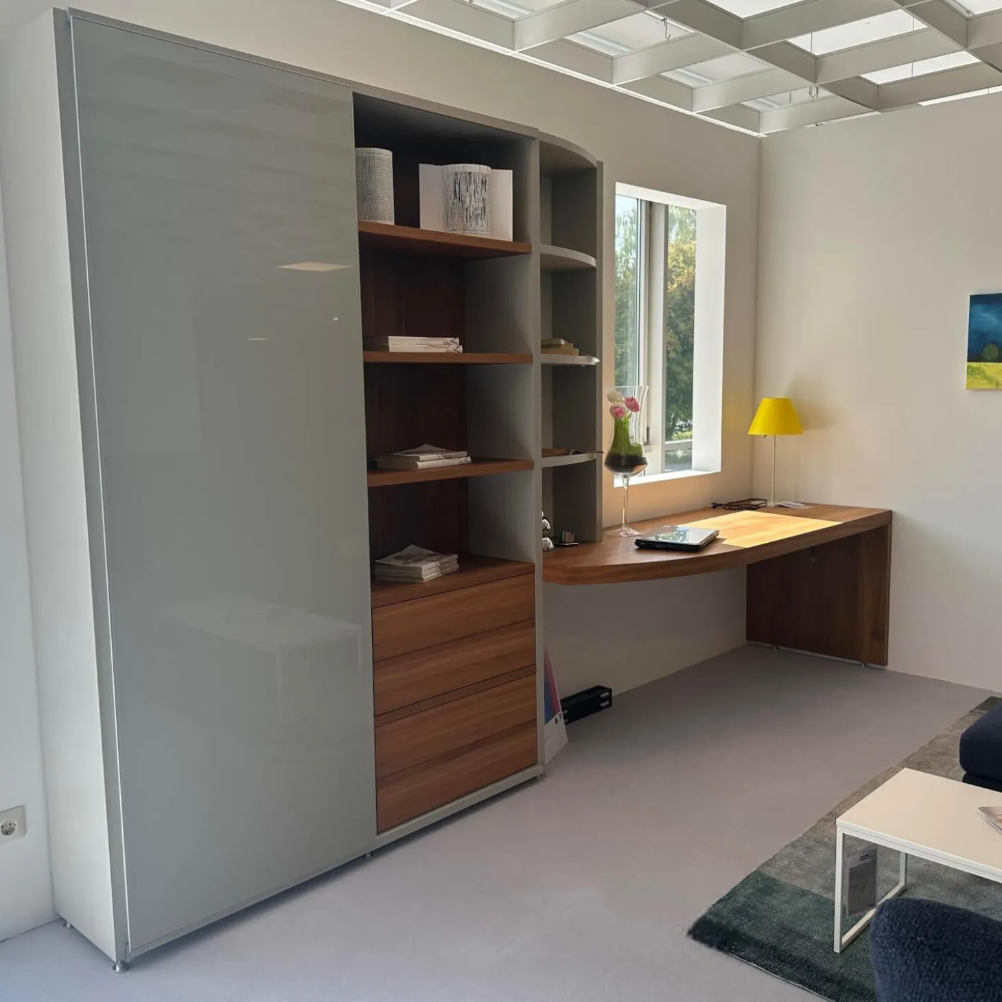 Anbauwand Mega Design Lack Seidengrau Grau Akzent Kernnussbaum