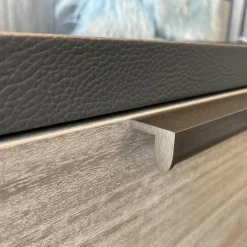 Ankleide Gliss Master Korpus Böden Rückwand aus Zirbelkiefer Silber mit Beleuchtung