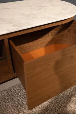 Anrichte Rondos Mamorplatte Bianco Carrara Opaco Weiß Korpus Furniert Amerikanischer Nussbaum Mit Einem Offenen Fach