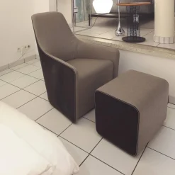 Armlehnsessel Foster 520 Mit Hocker Stoff Bahir 27 Timber 7651 Außen Saddle Leder Coffee