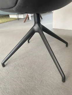 Armlehnstuhl Arva 1513 A Leder PG3 Rawhide 356 Schwarz 4 Fuß Sterngestell M02 Struktur Schwarz Drehbar