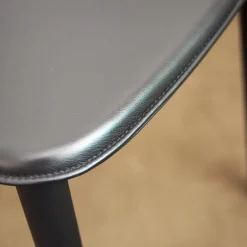 Armlehnstuhl Belleville Bezug Leder Premium Schwarz Gestell Polyamid Spritzguss Tiefschwarz