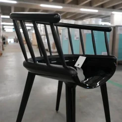 Armlehnstuhl Cyborg Stick Rücken Massivholz Esche Schwarz Gestell Polycarbonat Schwarz