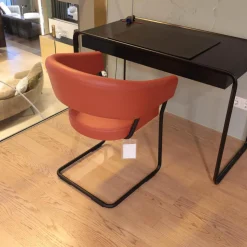 Armlehnstuhl D9 Leder II Terracotta Braun Orange Rot Gestell Stahlrohr Schwarz Pulverbeschichtet Kufengleitet Filz Ohne Tisch