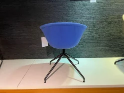 Armlehnstuhl Duna 02 Spinnenfuß Drehbar Aluminium Schwarz Matt Lackiert Mit Filzgleitern