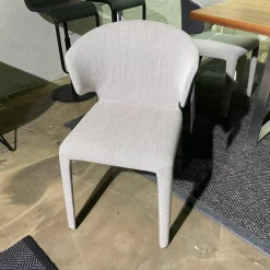 Armlehnstuhl Hola Rücken Leder Anilin Grafite Anthrazit Vorne Stoff Trio 2 Panorama Grau