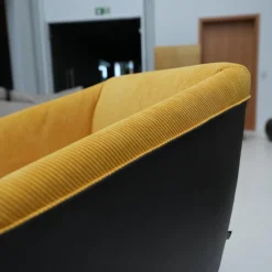 Armlehnstuhl Milo Leder Glove Dolphin Stoff Lisboa Col. 20 Gestell Metall Anthrazit M23