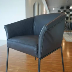 Armlehnstuhl Milo Leder Glove Dolphin 451 Gestell Metall Anthrazit M23