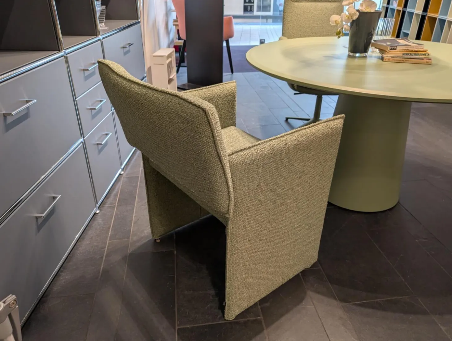 Armlehnstuhl Noto Stoff 8204 Blassgrün Beige