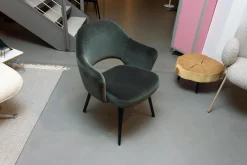 Armlehnstuhl Saarinen Kollektion Relax Konferenz Bezug Stoff Cactus 169 Eva Füße Eiche Auf Ebenholz Gebeizt