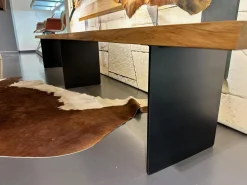 Bank 3100 Eiche Astig Braun Pigmentiert Waldkante Gestell Rohstahl Mit Arbeitsspuren