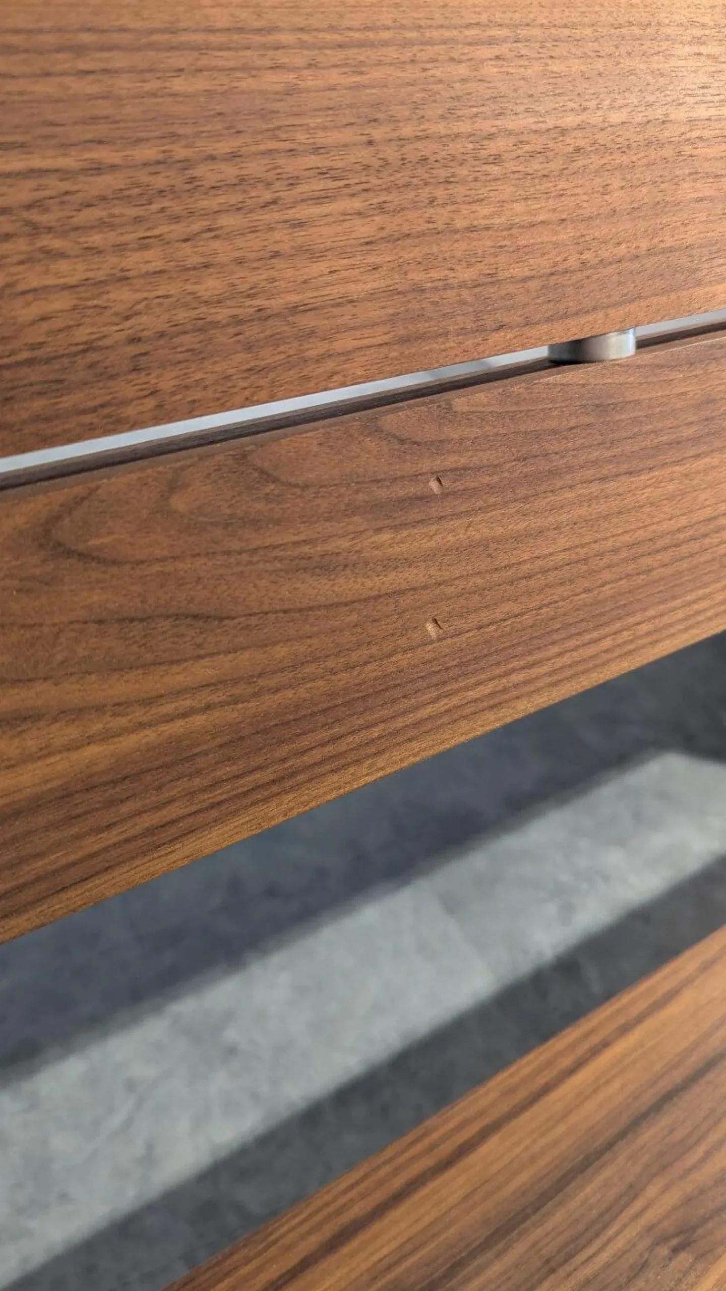 Bank Caris Amerikanischer Nussbaum Massiv Mit 3 Kissen Wildanalinleder Capuccino