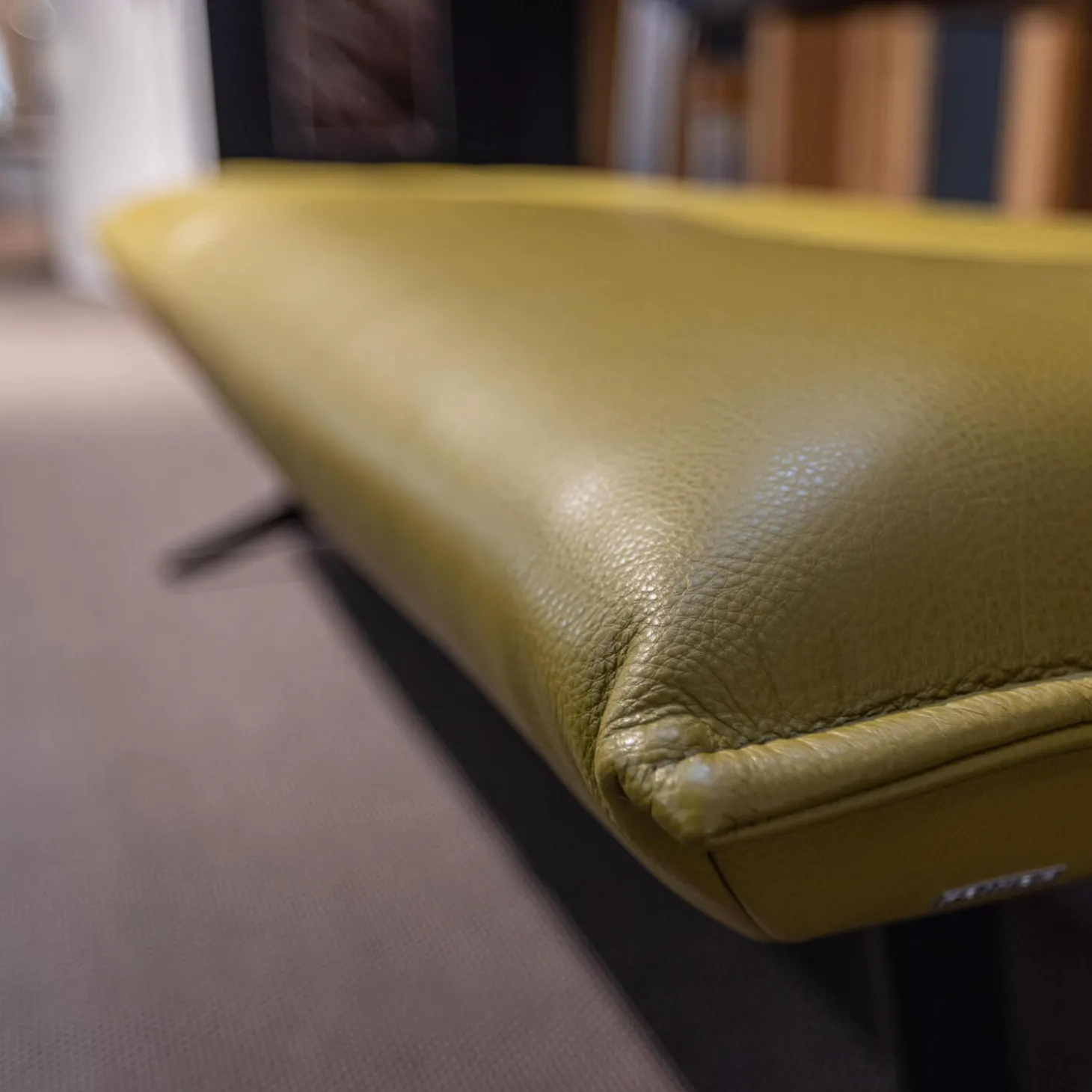 Bank Essay Leder C-Classic-Avocado Grün