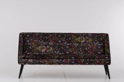 Bank Hygge Innen Stoff Talisman FCL 7014 01 Arlequin Schwarz Rot Gelb Außen Stoff U3660J Schwarz Gestell Holz Schwarz