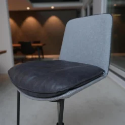 Barhocker Lhasa Stoff Blake Grau 65 Drehgestell Struktur Anthrazit M23