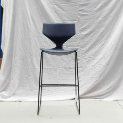 Barhocker Quo Sitzschale X08 Dunkelblau Gestell Schwarz