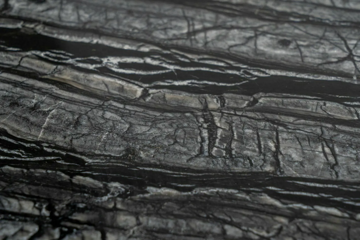 Beistelltisch Adrian 70R Platte Marmor Kenya MR2 Gestell Schwarz Matt Lackiert