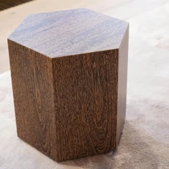 Beistelltisch Aeron Sechseckig Nerzfarbig Getöntes Sucupira Furnier Höhe 34cm