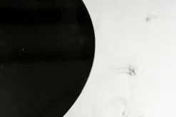 Beistelltisch Benson Platten Aus MDF Obere Platte Rund Metall Mit Gold-Finish Untere Platte Ellipsenförmig Mokkafarbig Braun