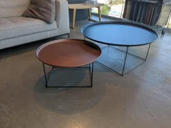 Beistelltisch Fat-Fat Platte Metall Brüniert 171r Bronze Gestell Stahl Schwarz Lackiert