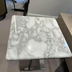 Beistelltisch Kyle Platte Marmor Calacatta Weiß Grau Gestell Metall Glänzend Chrom