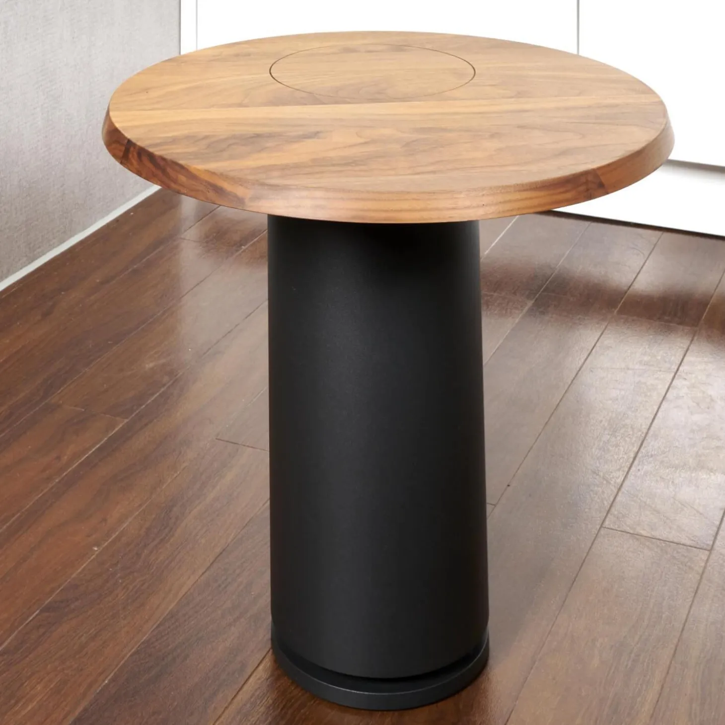 Beistelltisch Loup Groß Tischplatte Massiv Nuß-Splint Geölt Und Gewachst Gestell Metall Schwarz