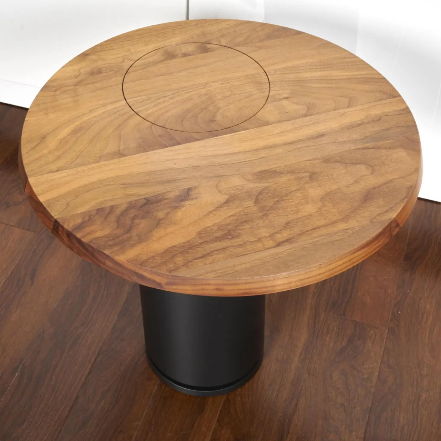 Beistelltisch Loup Groß Tischplatte Massiv Nuß-Splint Geölt Und Gewachst Gestell Metall Schwarz