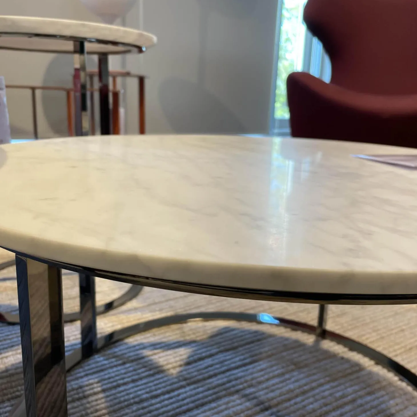 Beistelltisch Mera Durchmesser 60cm Marmor Weiß Gestell Schwarz Verchromt