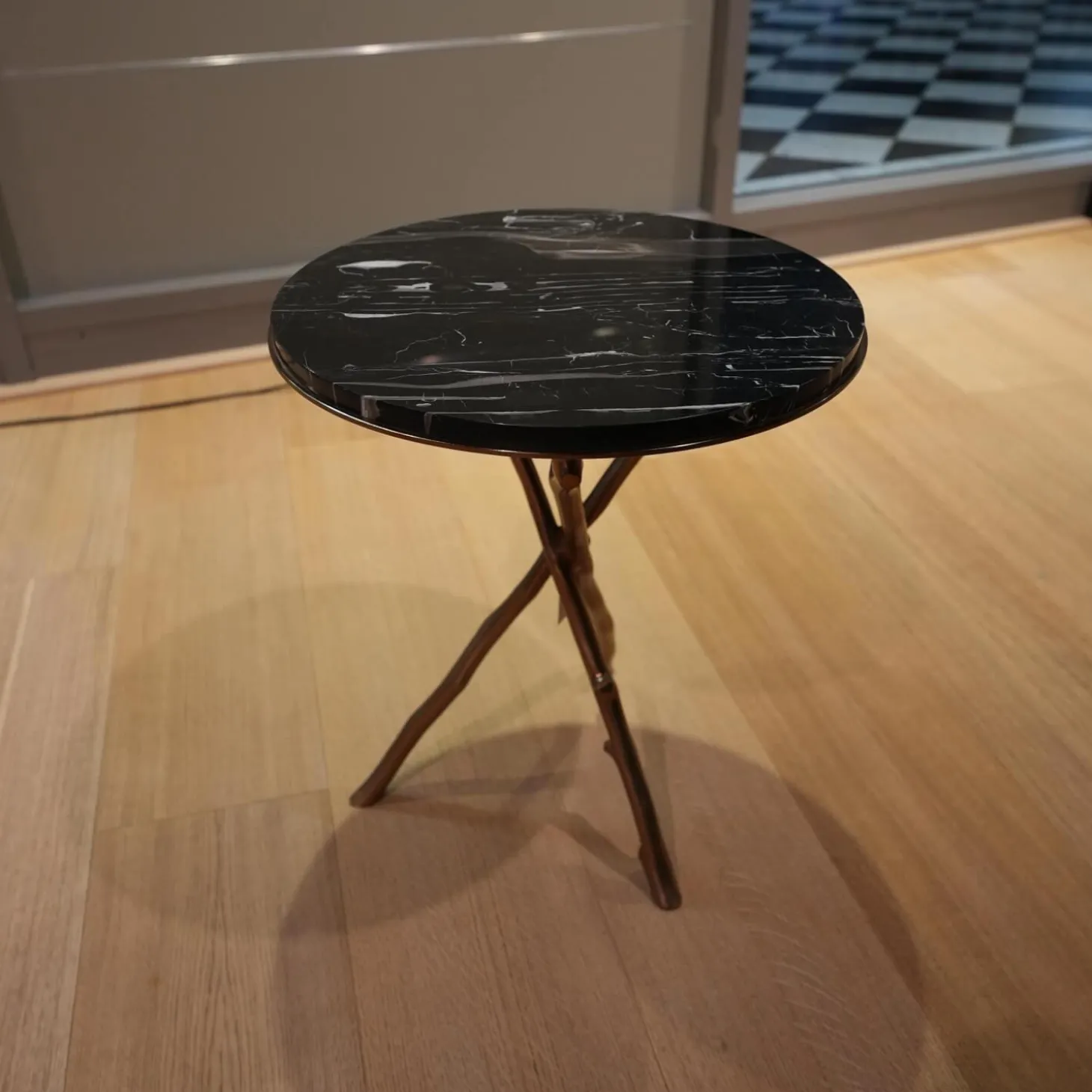 Beistelltisch Westchester Tischplatte Schwarzer Marmor Zweiggestell Metall Mit Gold Finish