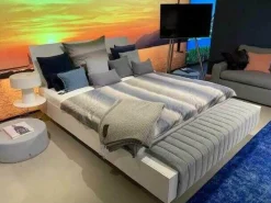 Bett Izzy Grau Weiß M03 Kopfteilbox mit Einbauleuchte inklusive 2 Ansetztischen