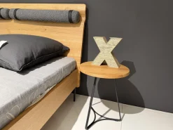 Bett Nesuto Mit Beistelltisch Loup Und Nachtschrank Nesuto Eiche Geölt Und Gewachst Mit Nackenrolle Ohne Matratze Und Lattenrost