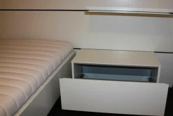 Bett Nocto Plus Lack Kristallweiß M02 mit Matratzen und Rückwandpaneele