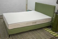 Bett Slim Edition Stoff Casa 88 Turtle Grün Metallfüße Schwarz mit Matratze
