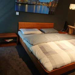 Bettanlage Com:Ci Nussbaum Massiv Inklusive 2 Beistelltische Ohne Matratzen