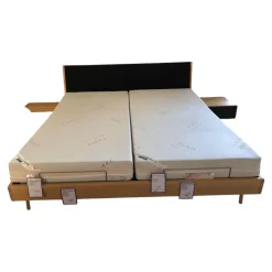 Bettanlage Fawn Ausführung Eiche Massiv Weiß Geölt mit 2 Nachttischen Fina