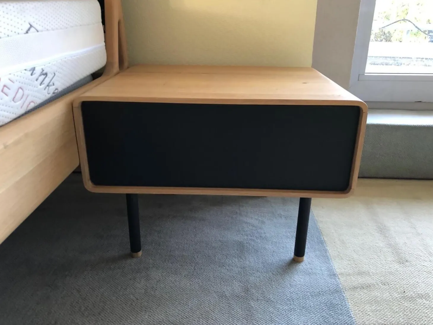 Bettanlage Fawn Ausführung Eiche Massiv Weiß Geölt mit 2 Nachttischen Fina