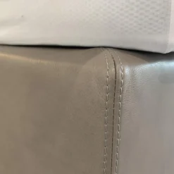 Boxspringbett Bohemian C Leder Acacia Grau mit Matratze Paisley P5