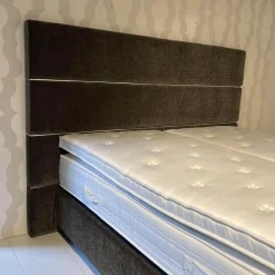 Boxspringbett Full Set Stoff Braun mit motorischer Kopf- und Fußverstellung Inklusive Matratzen
