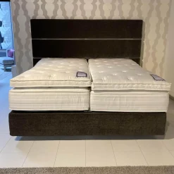 Boxspringbett Full Set Stoff Braun mit motorischer Kopf- und Fußverstellung Inklusive Matratzen
