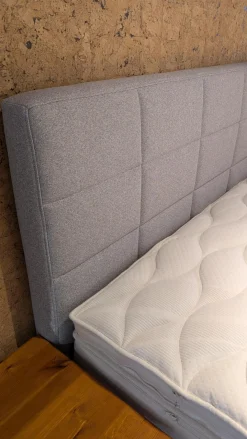 Boxspringbett Silver Express Stoff A 1104 Grau Füße Holz Mit Partnermatratze Und Gel Topper