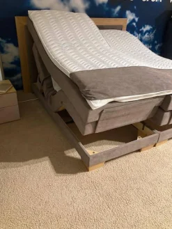 Boxspringbett Taara Stoff Rebel 12 Taupe mit Verstellfunktionen