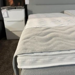 Boxspringbett Valencia VZ 50-2 Bezug Luca 60 Light Grey 15000 Inklusive 2 Matratzen Und Topper