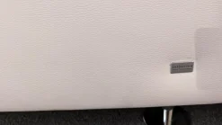 Boxspringbett Veronesse Stoff 6150 Weiß Und 8460 8440 Grau Weiß Füße Chrom Inklusive Matratzen Und Topper Mit Plaid Und 4 Kissen