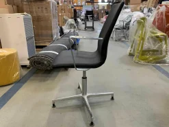 Bürostuhl Tango Leder Schwarz Gestell Poliert auf Gleitern