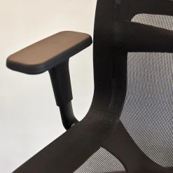 Bürostuhl Una Plus Bezug Stoff Mesh 01 Nero Schwarz Gestell Nylon Schwarz Struktur 115 Schwarz Mit 5 Stern Fuß Auf Rollen